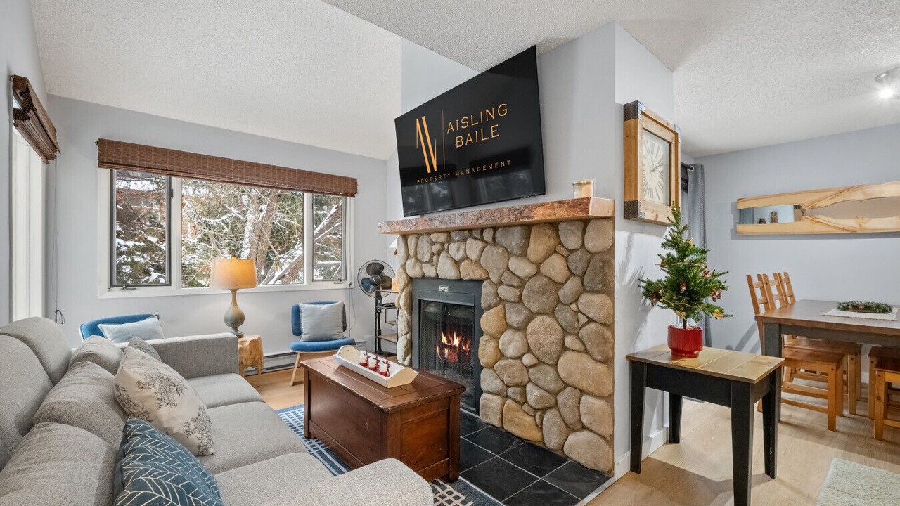 Photo of Livingroom in East Kootenay