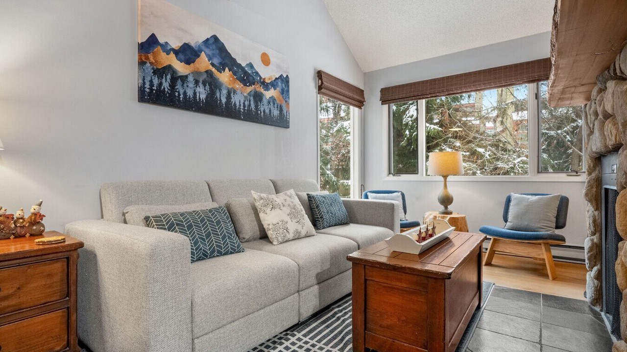 Photo of Livingroom in East Kootenay