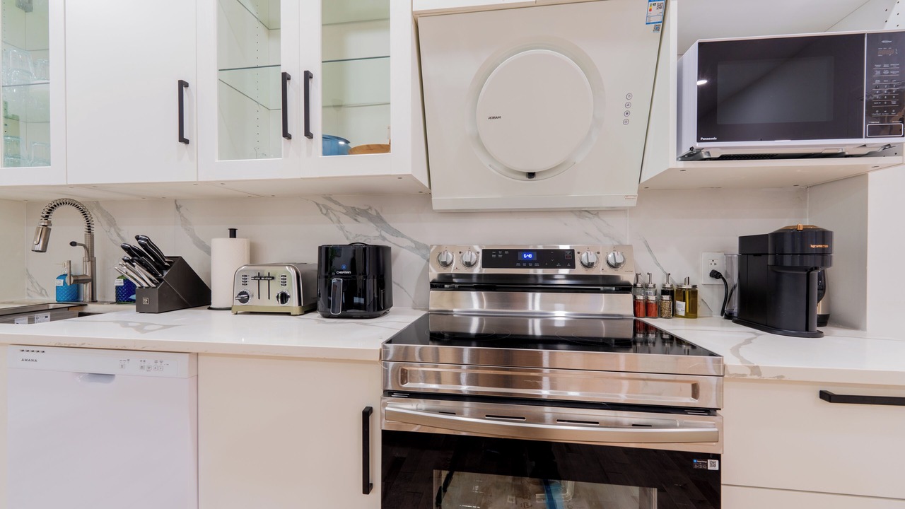 Photo of Kitchen in Cote-Des-Neiges—Notre-Dame-De-Grace