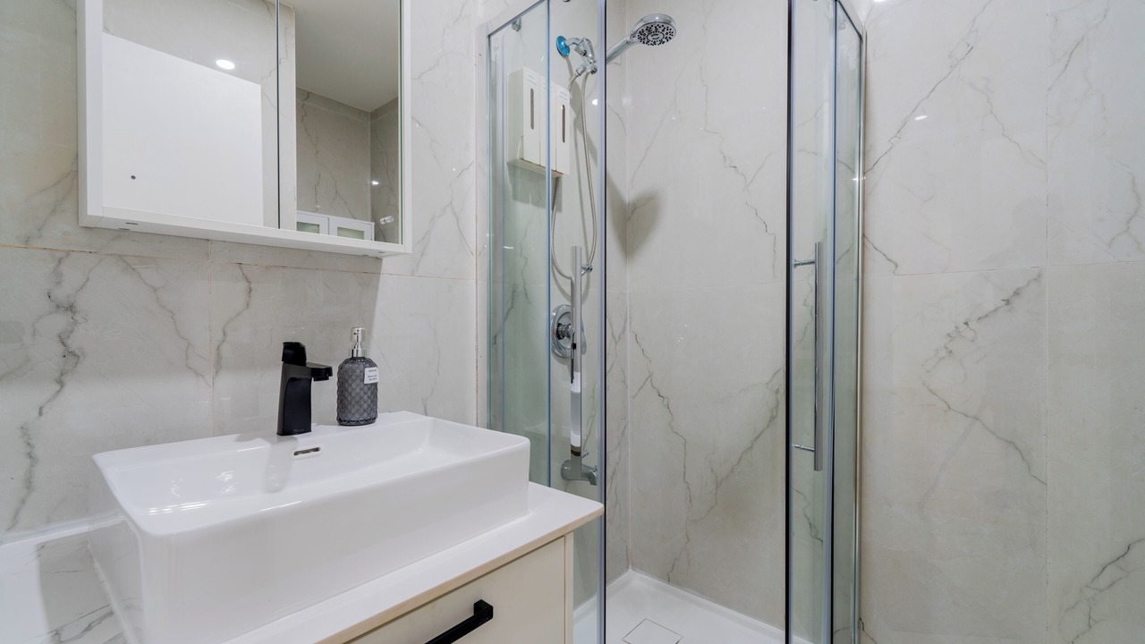 Photo of Bathroom in Cote-Des-Neiges—Notre-Dame-De-Grace
