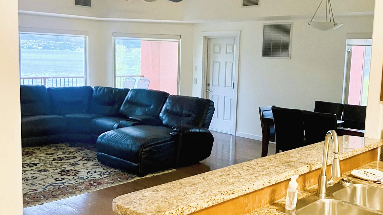 Photo of Livingroom in Okanagan-Similkameen