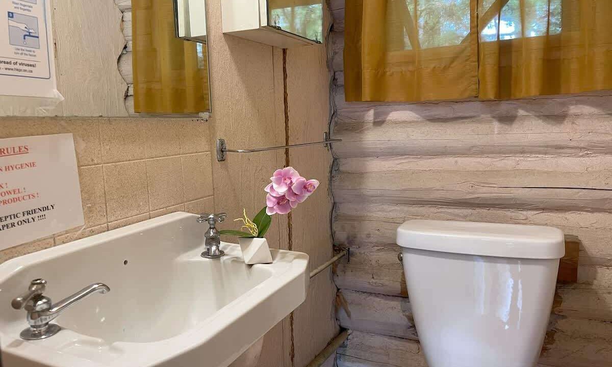 Photo of Bathroom in Rosedale