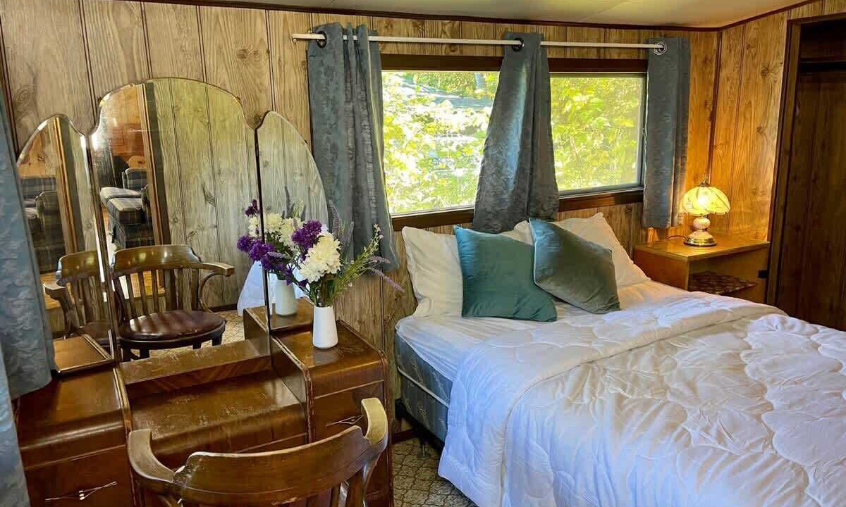 Photo of Bedroom in Rosedale