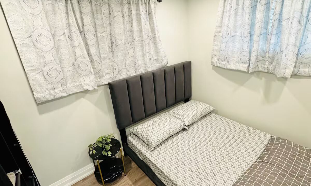 Photo of Bedroom in Curran Hall