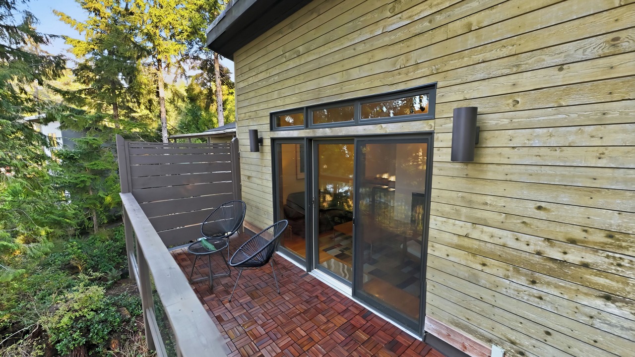 Photo of Patio Balcony in Ucluelet