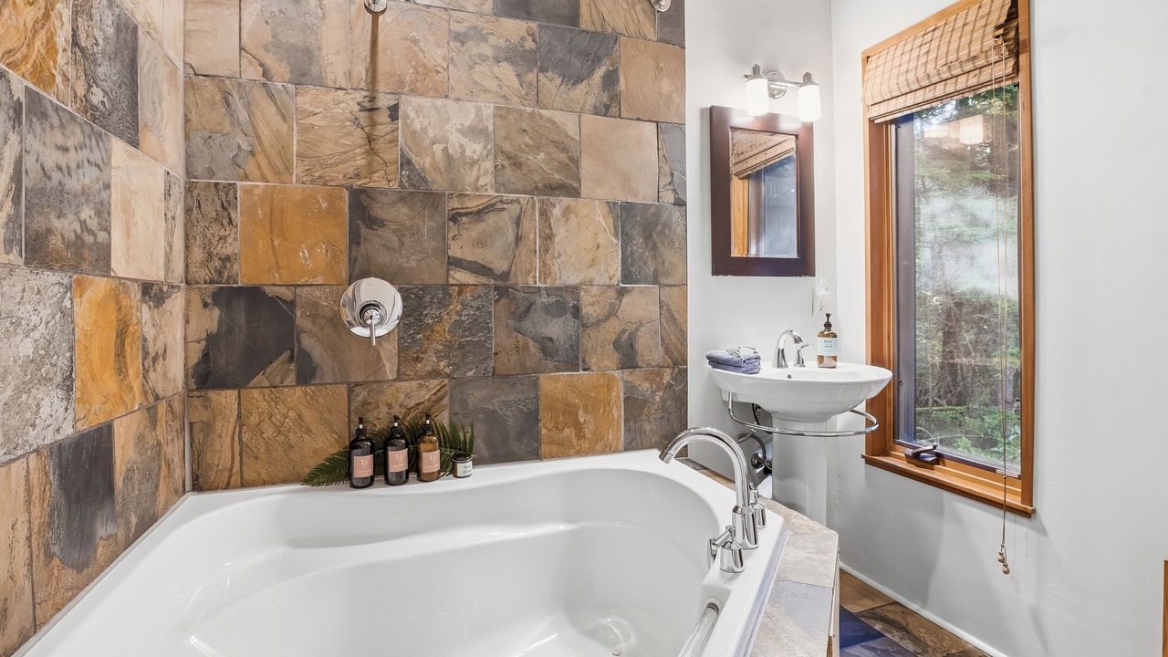 Photo of Bathroom in Ucluelet