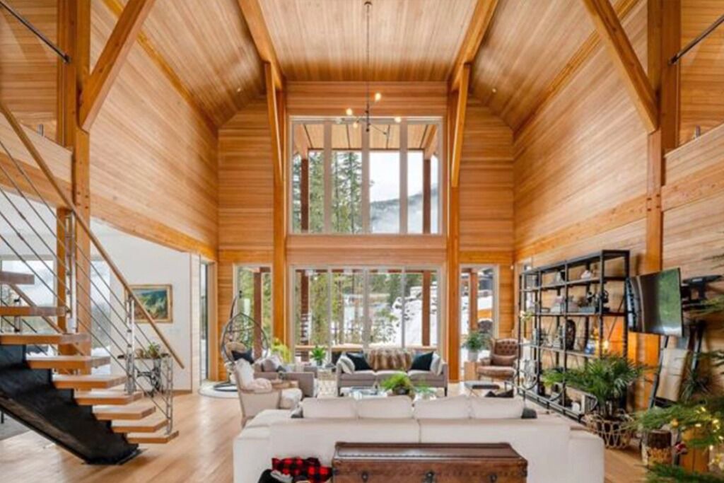 Photo of Livingroom in Sea to Sky Highway