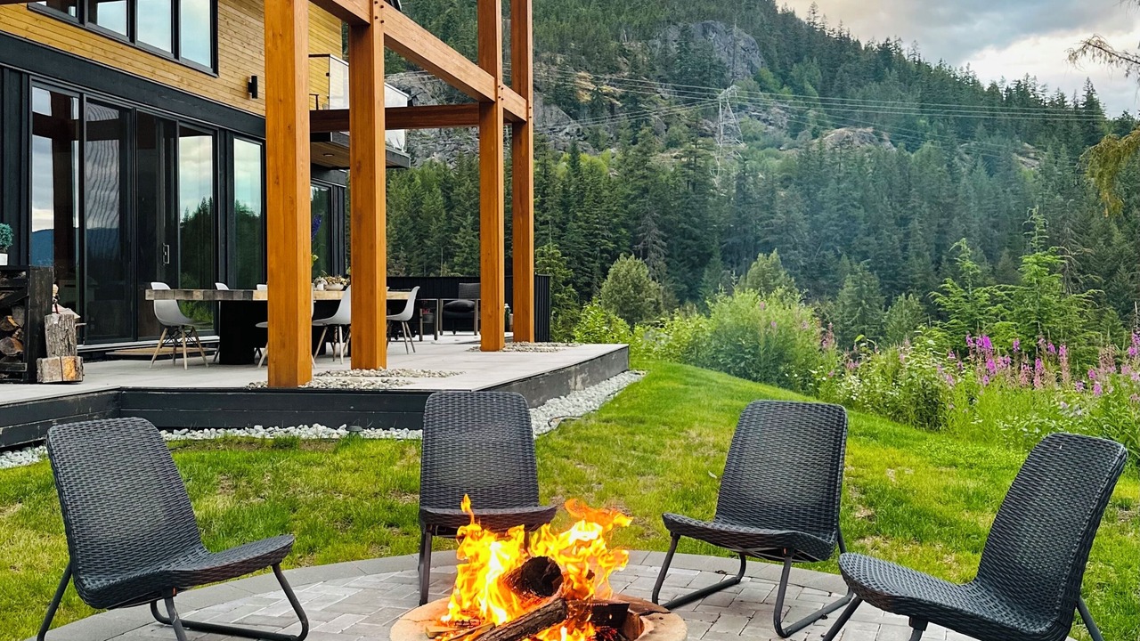 Photo of Patio Balcony in Sea to Sky Highway