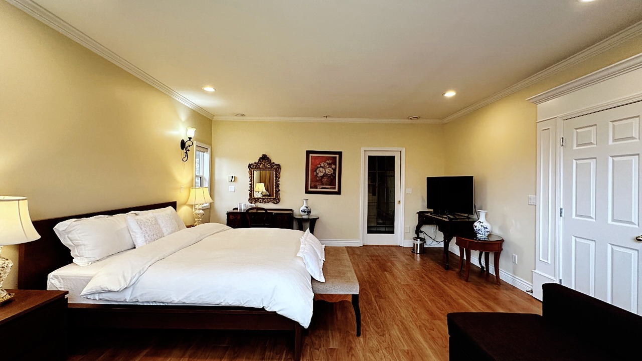 Photo of Bedroom in Oakridge