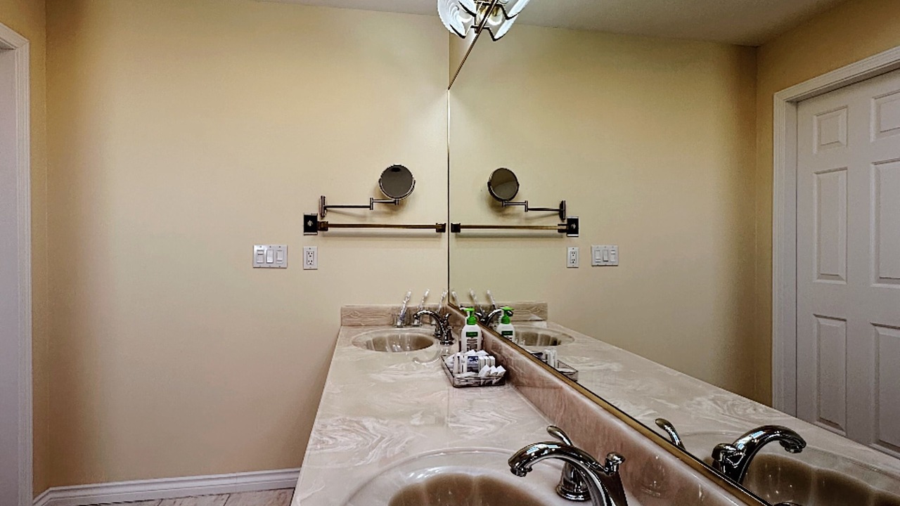 Photo of Bathroom in Oakridge