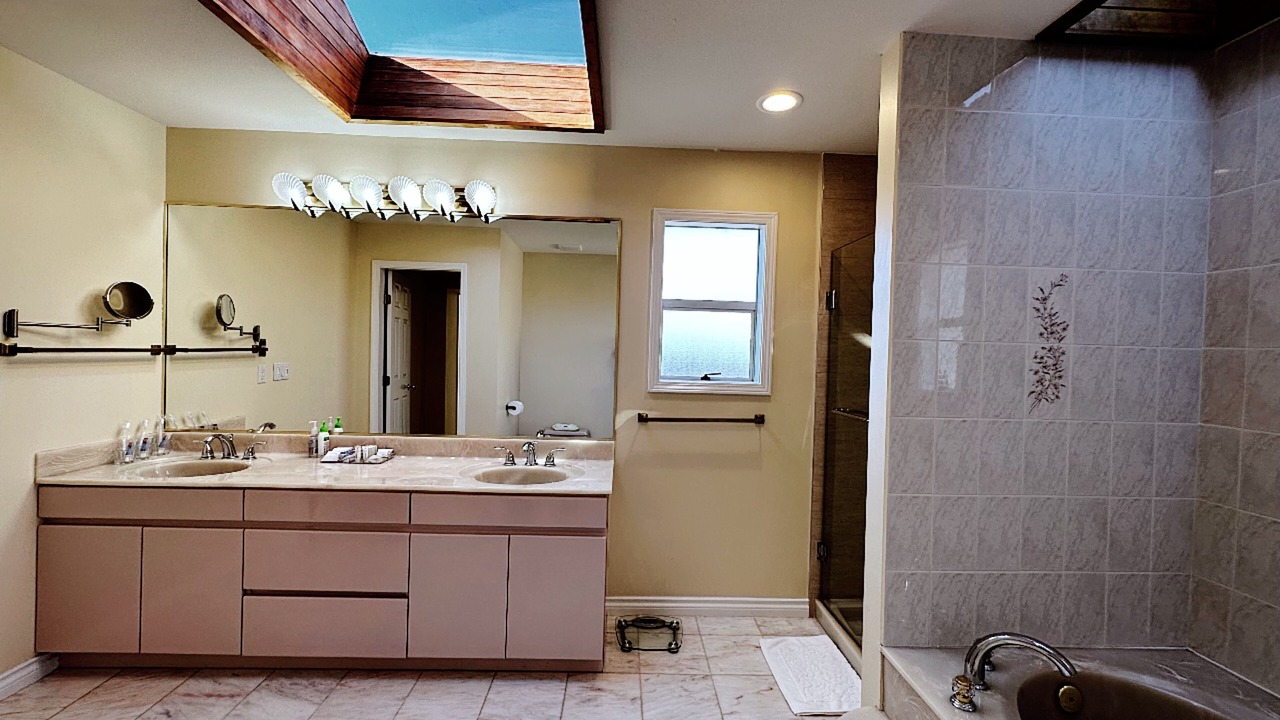 Photo of Bathroom in Oakridge