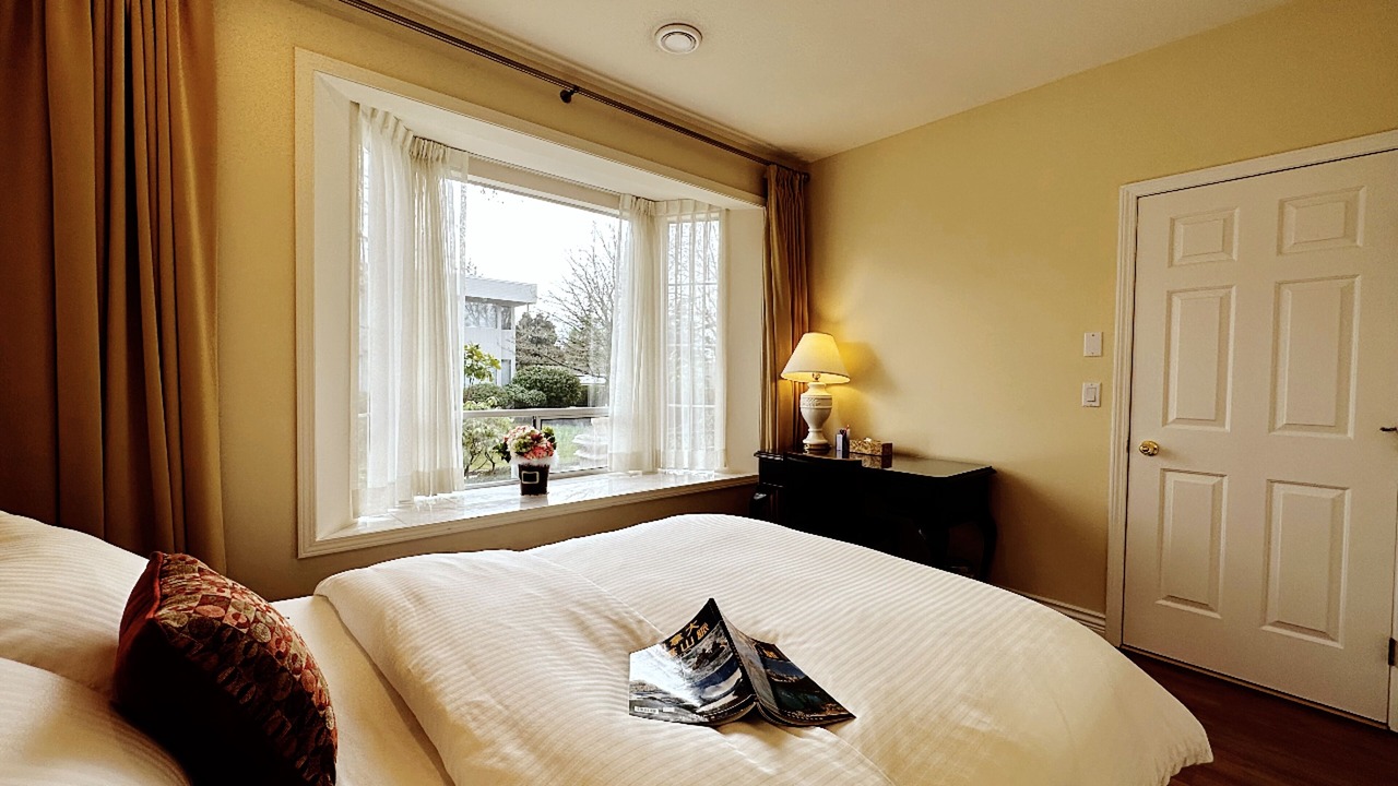 Photo of Bedroom in Oakridge