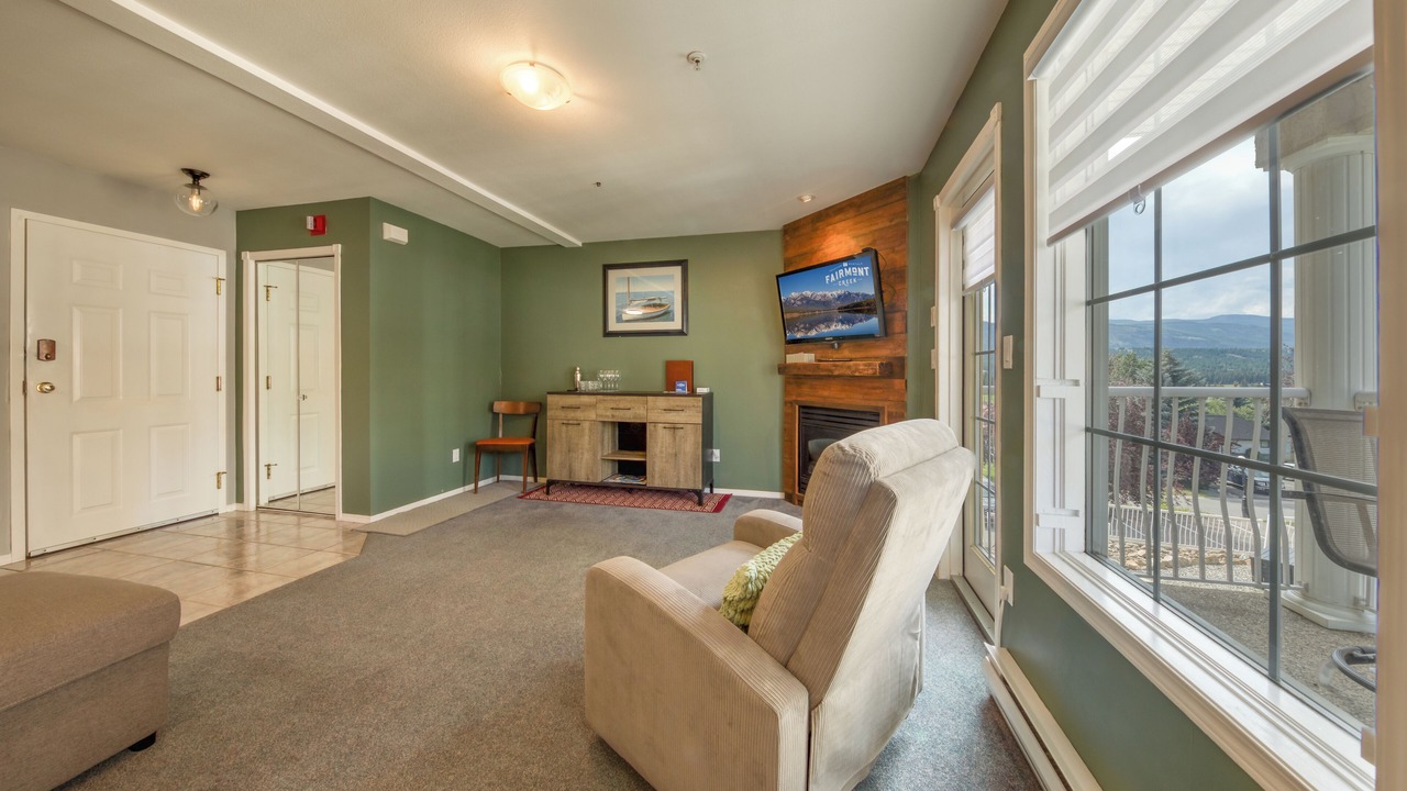 Photo of Livingroom in East Kootenay