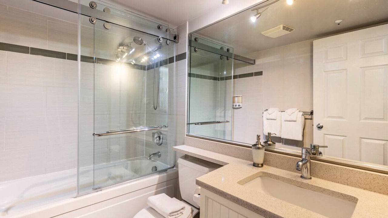 Photo of Bathroom in Upper Village