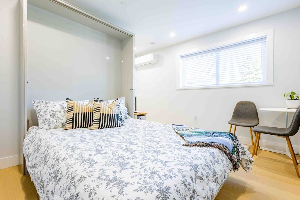Photo of Bedroom in Sunset