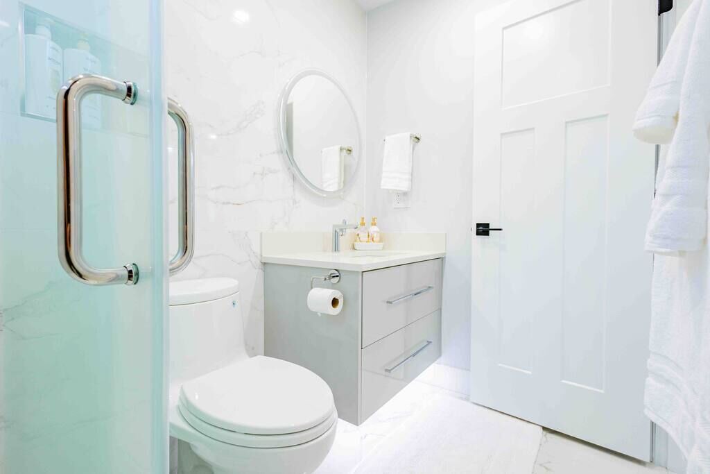 Photo of Bathroom in Sunset