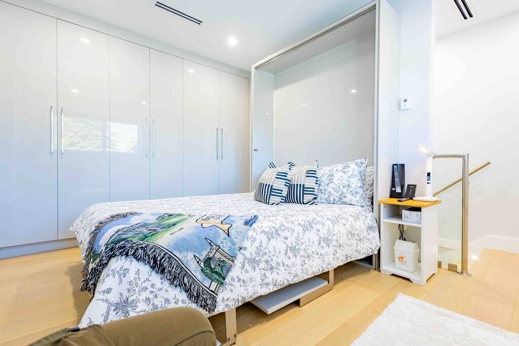 Photo of Bedroom in Sunset