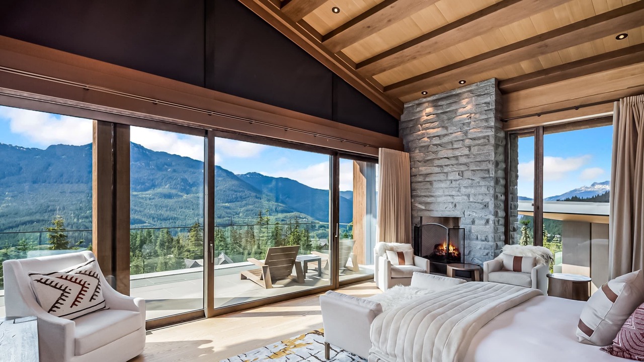 Photo of Livingroom in Whistler Creekside