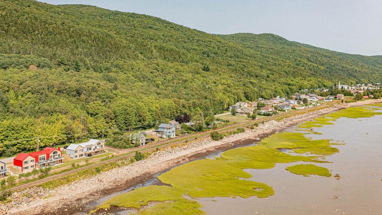 Photo of Others in Petite-Riviere-Saint-Francois