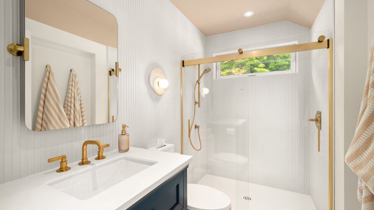 Photo of Bathroom in Petite-Riviere-Saint-Francois