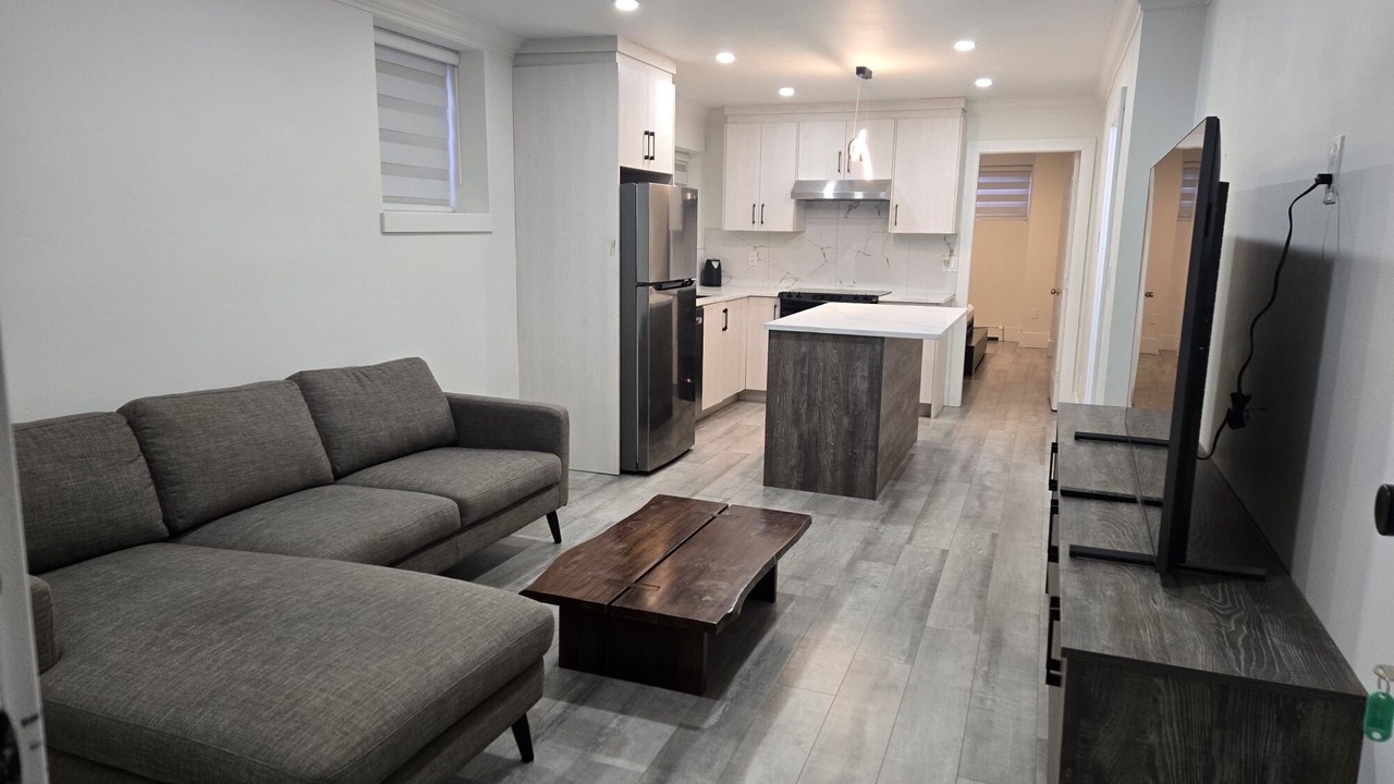Photo of Livingroom in Surrey Newton