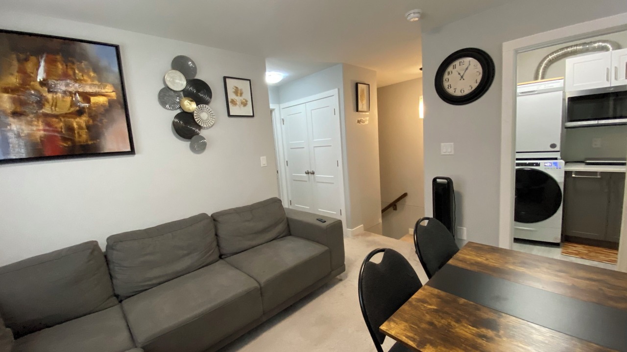 Photo of Livingroom in Regina