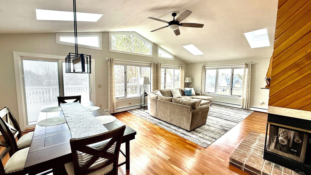 Photo of Livingroom in Eastward Look