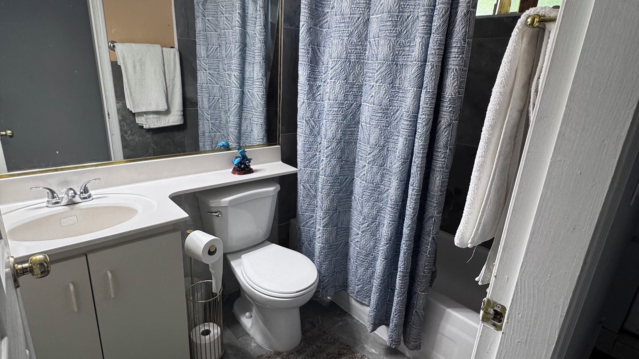 Photo of Bathroom in Delta