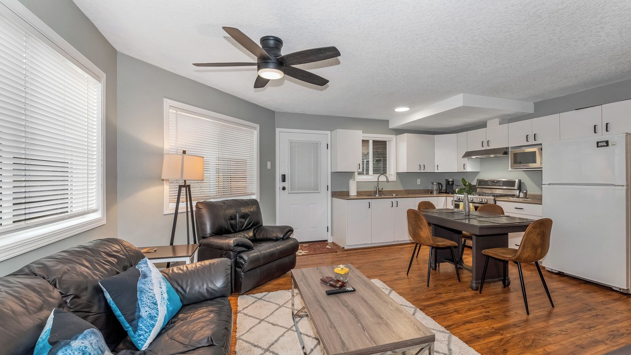 Photo of Livingroom in Saanich West