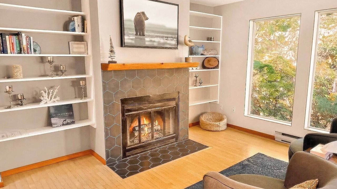 Photo of Livingroom in Tonquin Beach