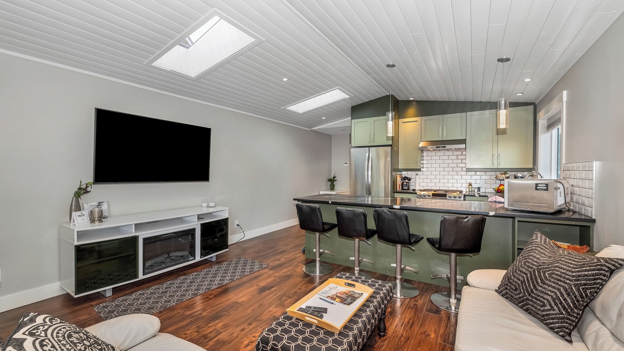Photo of Livingroom in Saanich West
