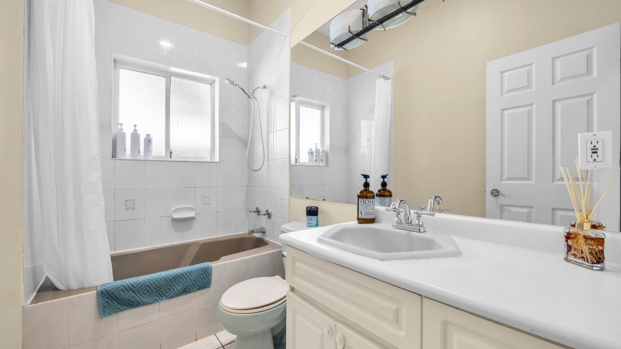 Photo of Bathroom in Sunset