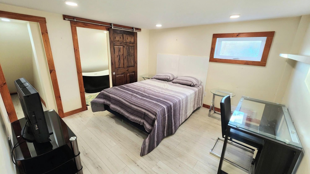 Photo of Bedroom in Adjala-Tosorontio