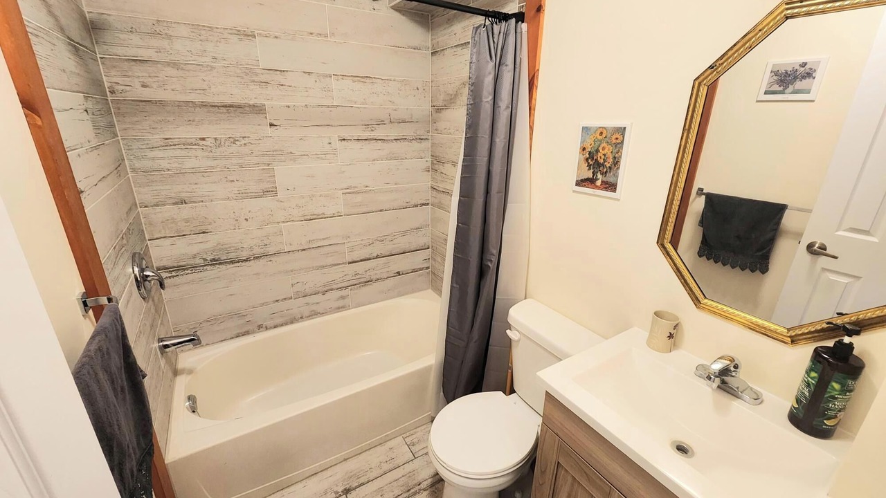 Photo of Bathroom in Adjala-Tosorontio