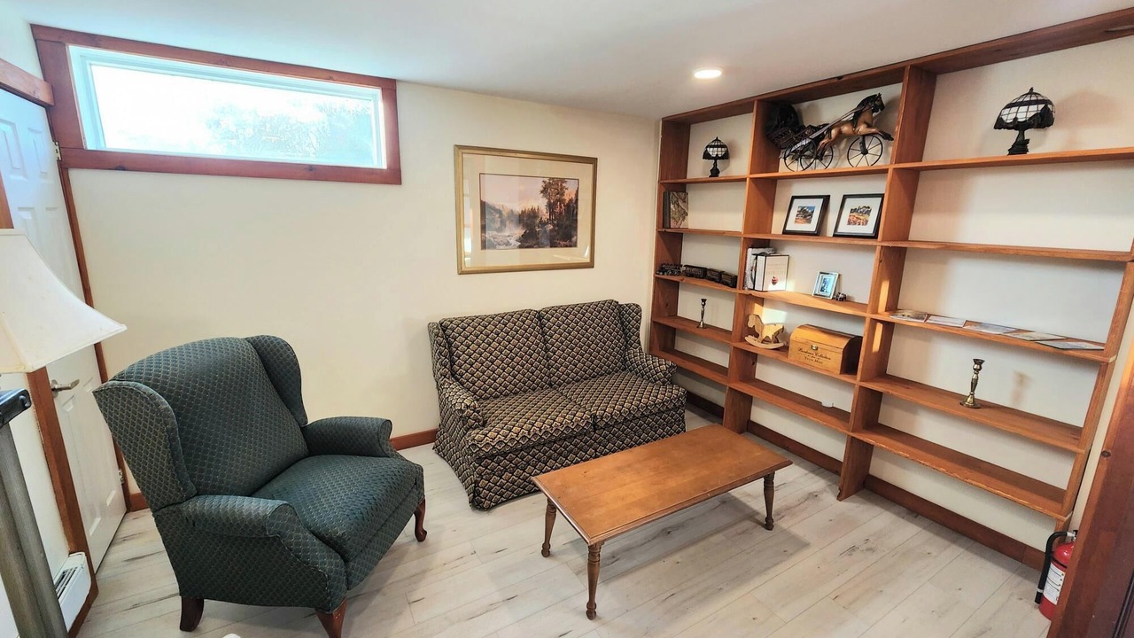 Photo of Livingroom in Adjala-Tosorontio