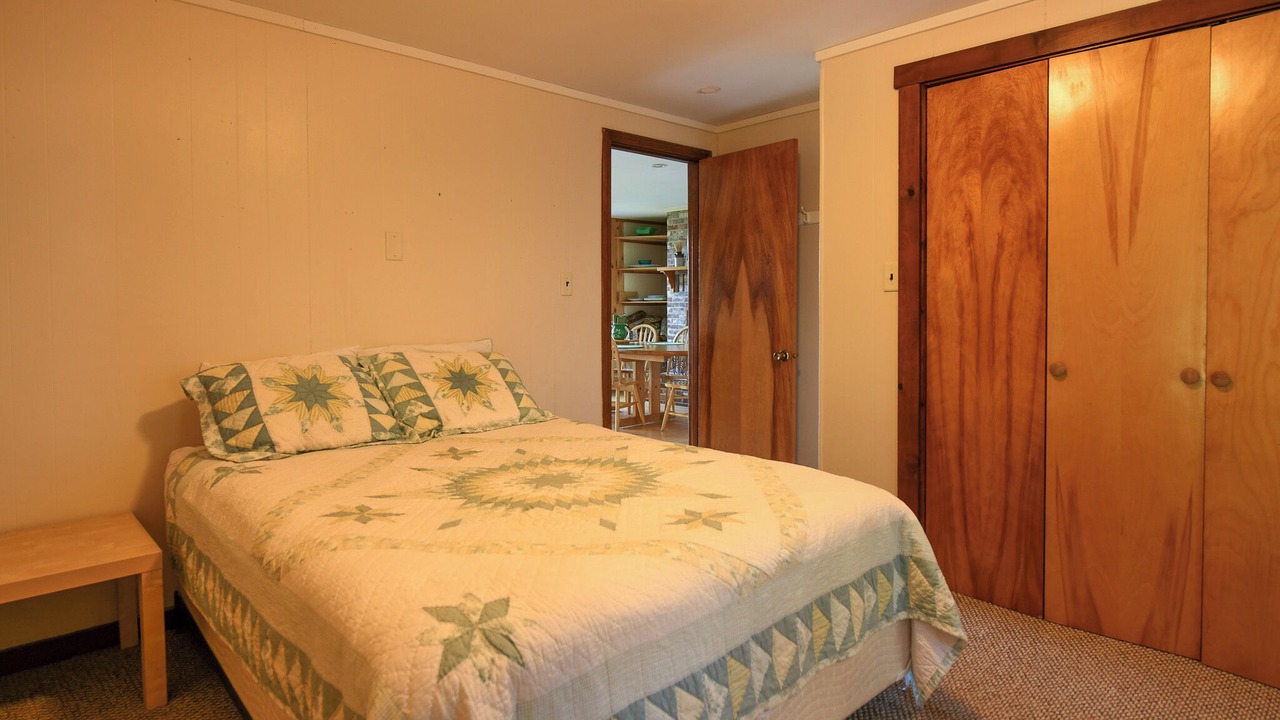 Photo of Bedroom in Raymond