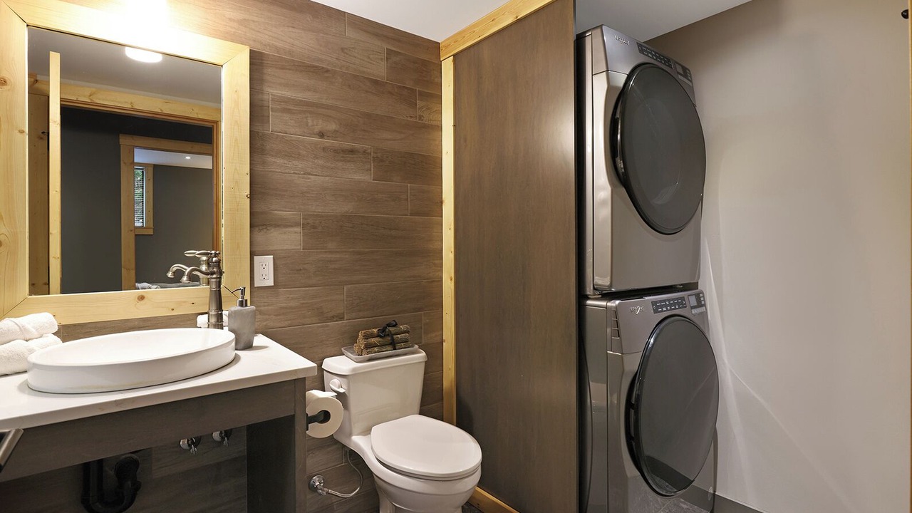 Photo of Bathroom in Courtenay