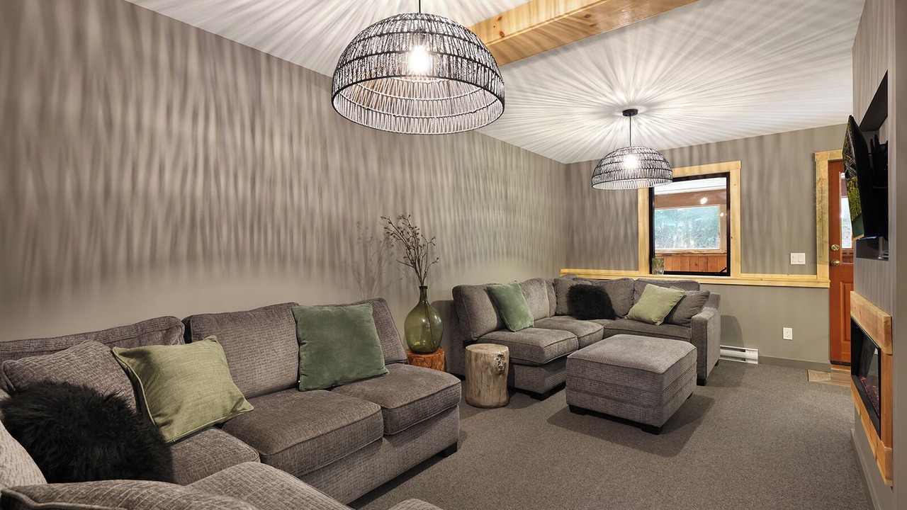 Photo of Livingroom in Courtenay