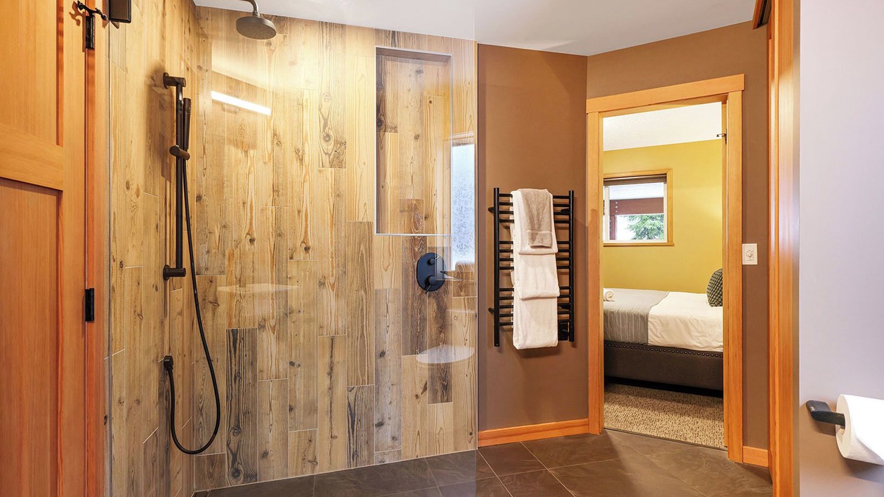Photo of Bathroom in Courtenay