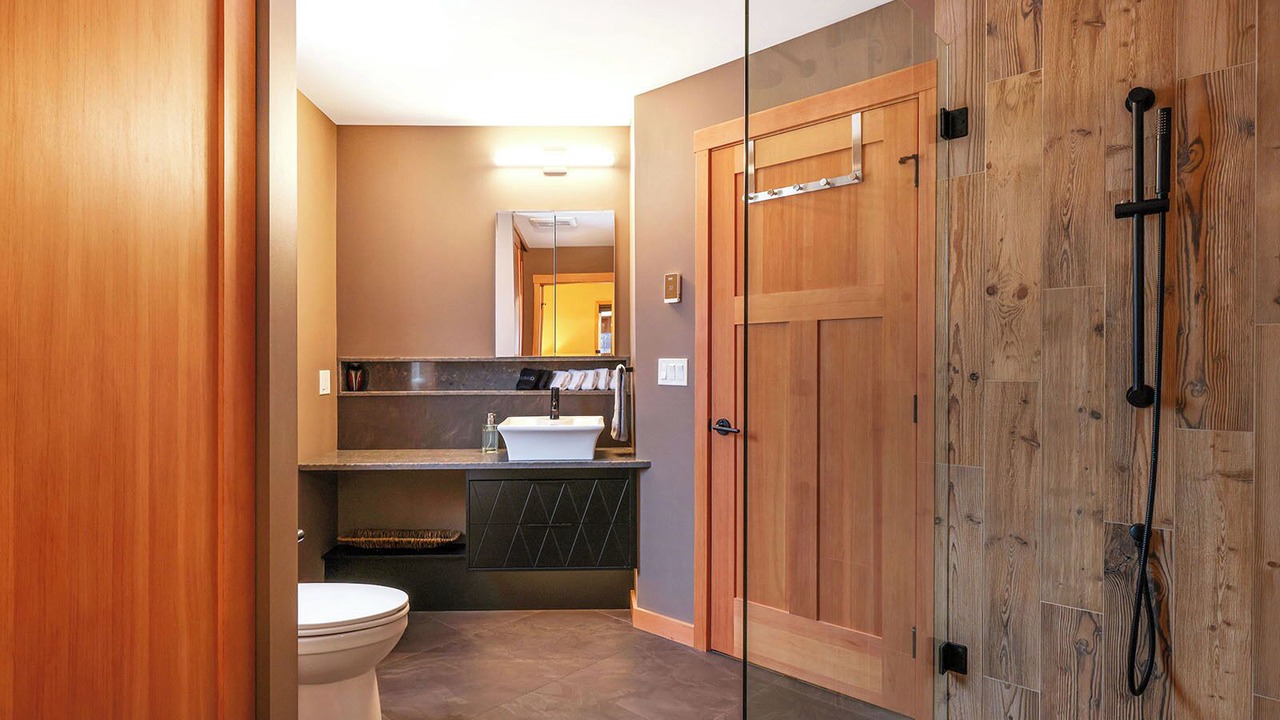 Photo of Bathroom in Courtenay
