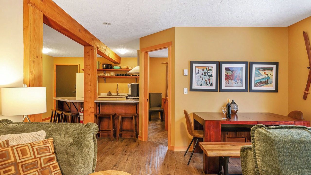 Photo of Livingroom in Courtenay