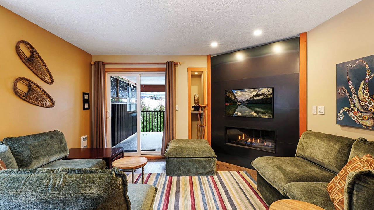Photo of Livingroom in Courtenay