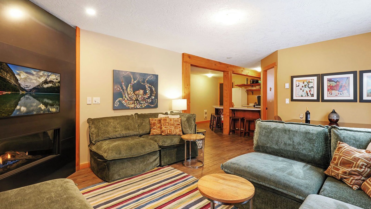 Photo of Livingroom in Courtenay