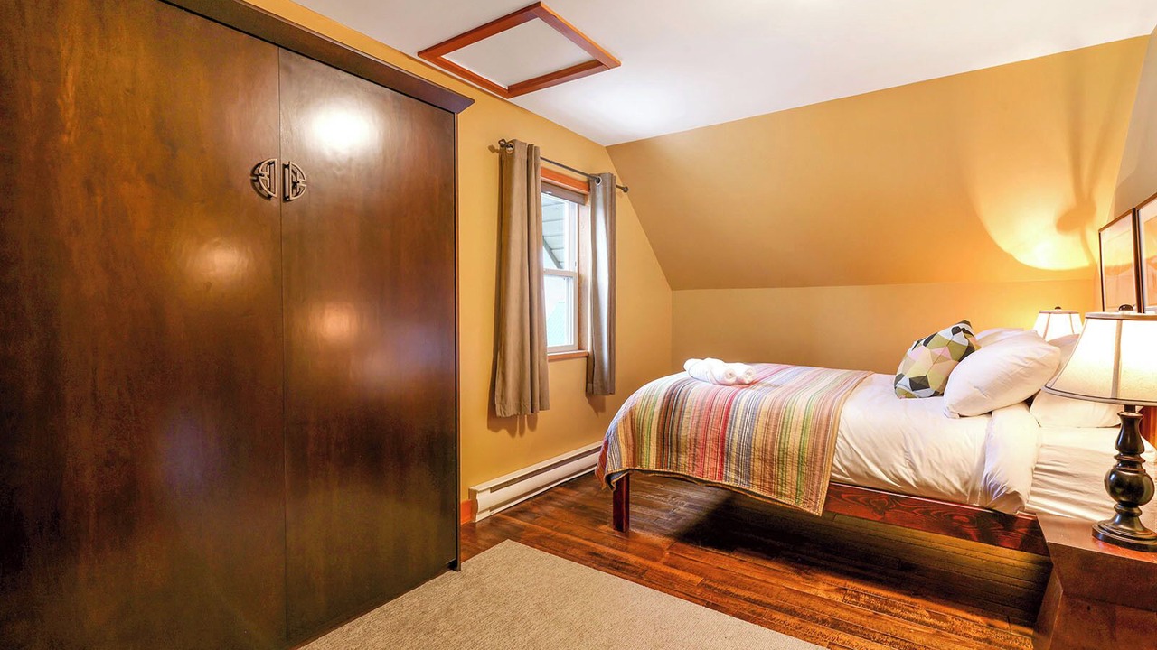 Photo of Bedroom in Courtenay