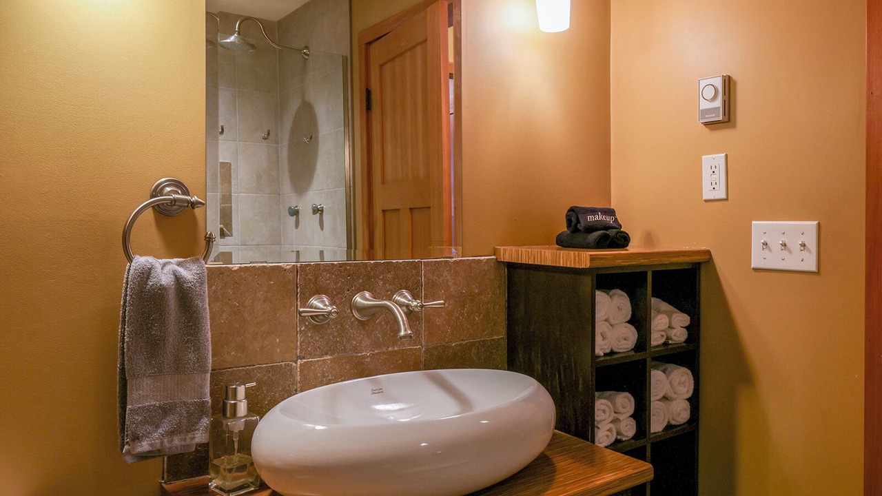 Photo of Bathroom in Courtenay