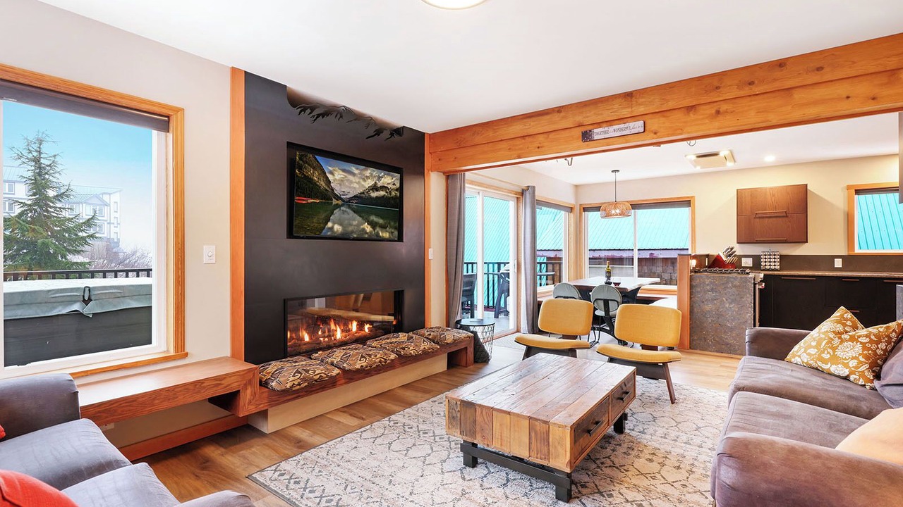 Photo of Livingroom in Courtenay