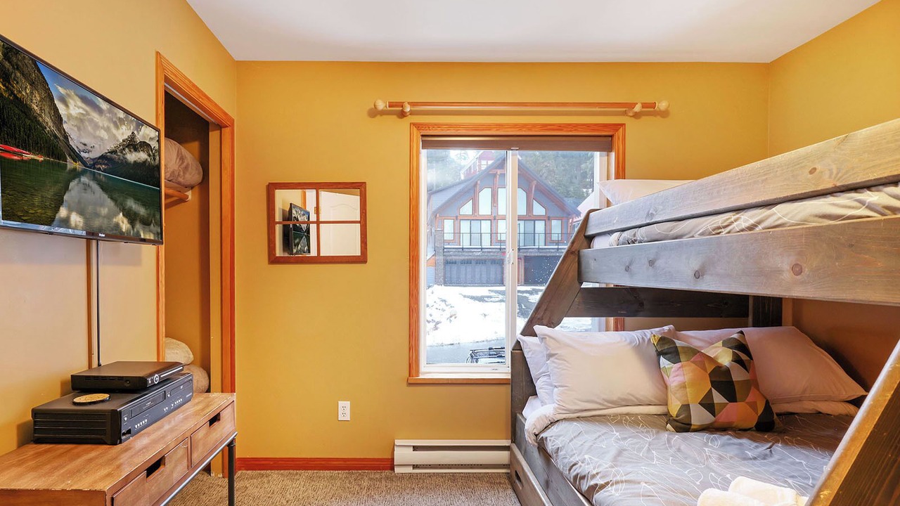 Photo of Bedroom in Courtenay