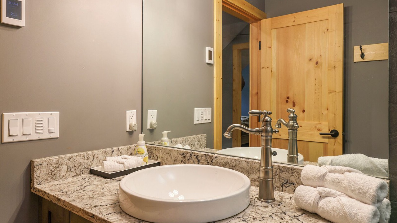 Photo of Bathroom in Courtenay