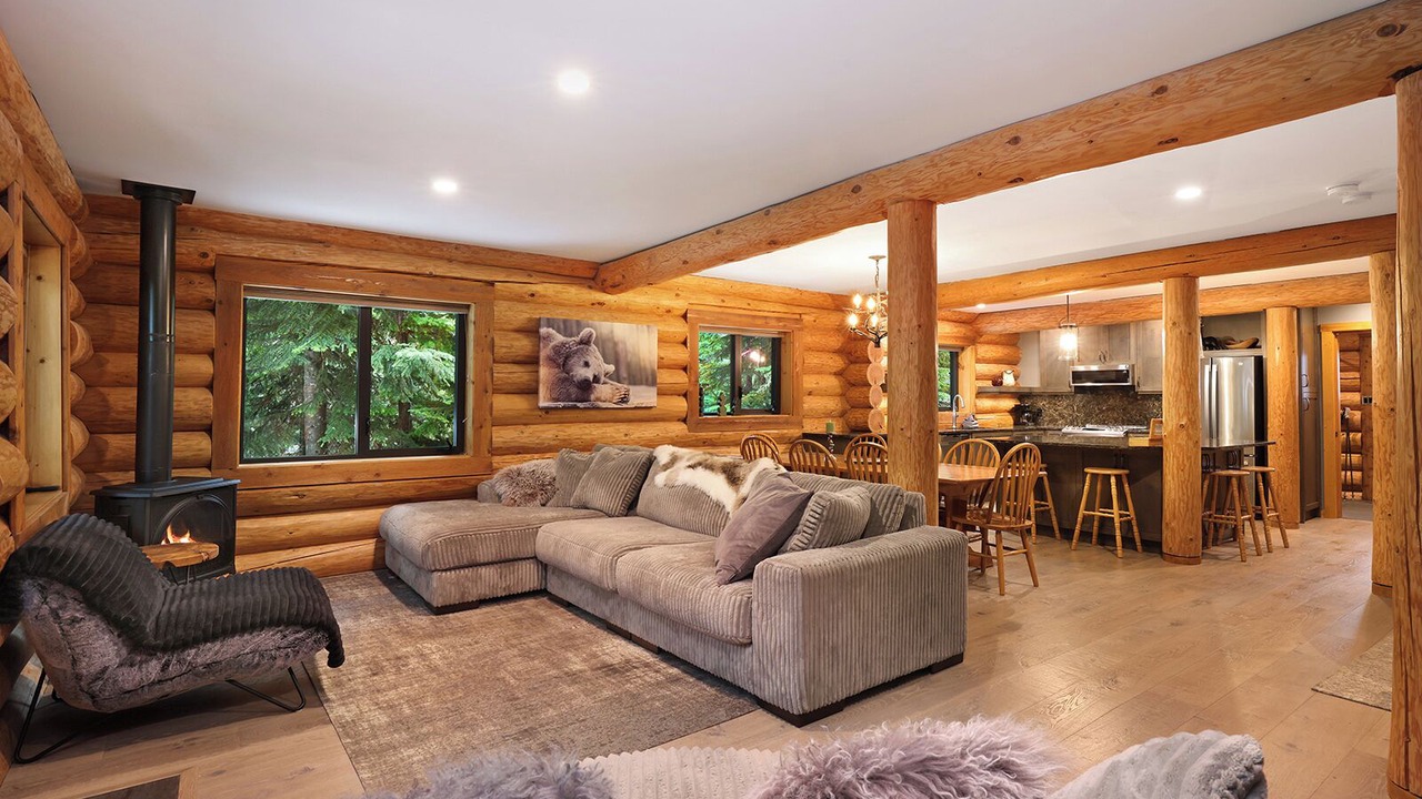 Photo of Livingroom in Courtenay