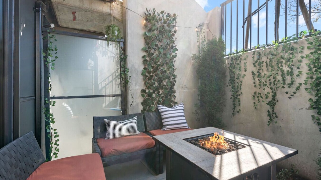 Photo of Patio Balcony in Lower Lonsdale